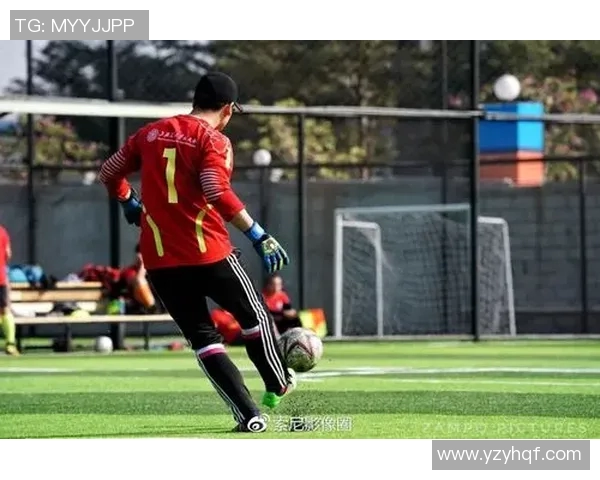 与足球明星的浪漫爱情故事我和他的甜蜜日常与赛场的激情交织在一起 与足球明星的浪漫爱情故事我和他的甜蜜日常与赛场的激情交织在一起