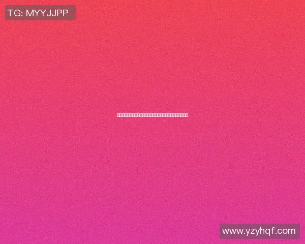 足球明星抱手高清图片展示展现运动魅力与团队精神的完美瞬间